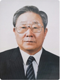 제 1대 총장 홍순철 사진